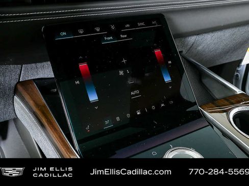 New 2026 Cadillac Escalade Platinum Sport w/ LPO, ONYX Package AWD/4WD image 17