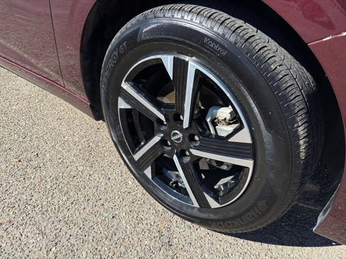 Used 2025 Nissan Sentra SV FWD image 29