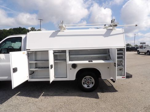 Used 2020 GMC Savana 3500 w/ Power Convenience Package RWD image 37