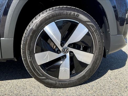 Used 2023 Volkswagen Taos S image 7