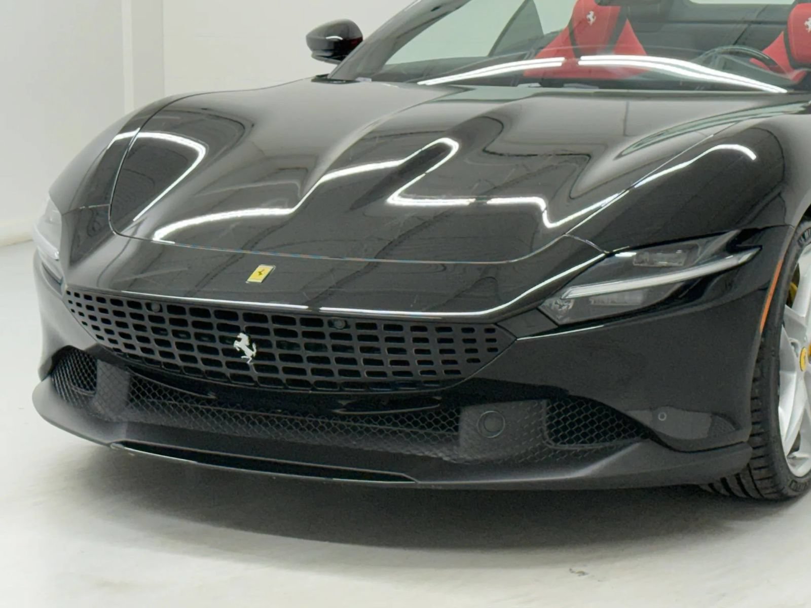 Used 2025 Ferrari Roma Spider RWD image 44