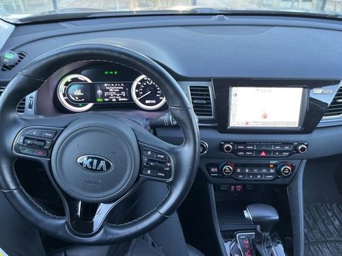 Used 2019 Kia Niro Touring image 8