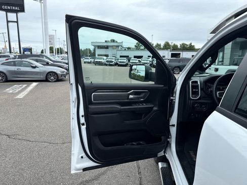Used 2021 RAM 1500 Big Horn AWD/4WD image 11