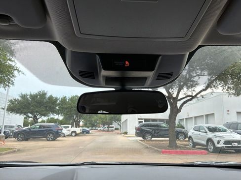 Used 2025 Nissan Rogue SV FWD image 18