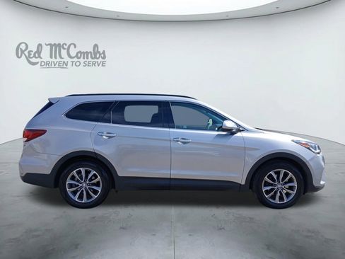 Used 2017 Hyundai Santa Fe SE image 6