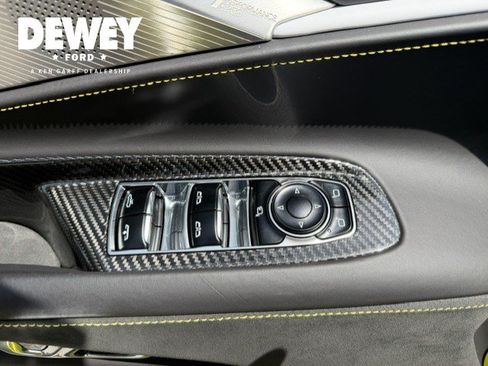Used 2022 Chevrolet Corvette Stingray Premium Conv w/ Z51 Performance Package RWD image 12
