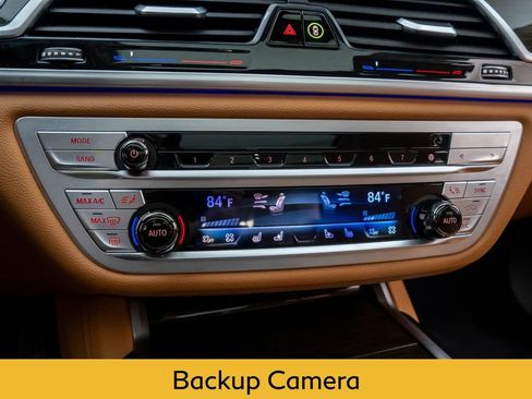 Used 2022 BMW 750i xDrive w/ Executive Package image 24