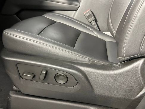 Used 2025 Chevrolet Tahoe Z71 image 23