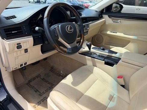 Used 2013 Lexus ES 350 w/ Premium Pkg FWD image 2