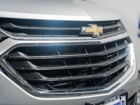 Used 2020 Chevrolet Equinox LS image 11