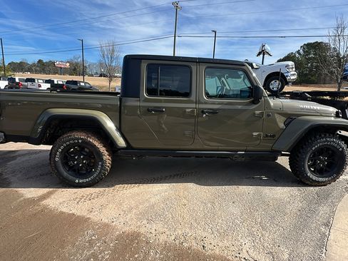 New 2026 Jeep Gladiator Sport image 7