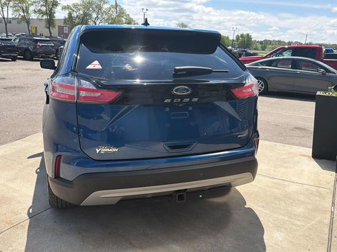 Used 2022 Ford Edge SEL w/ Convenience Package AWD/4WD image 4