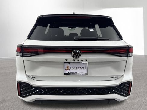Used 2026 Volkswagen Tiguan SE R-Line AWD/4WD image 31