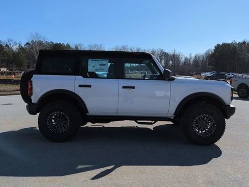 New 2025 Ford Bronco 4-Door image 3