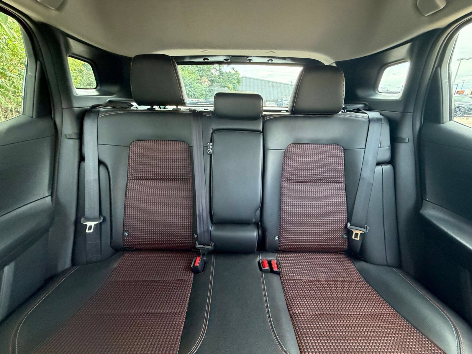 Used 2026 Nissan Kicks SR FWD image 36