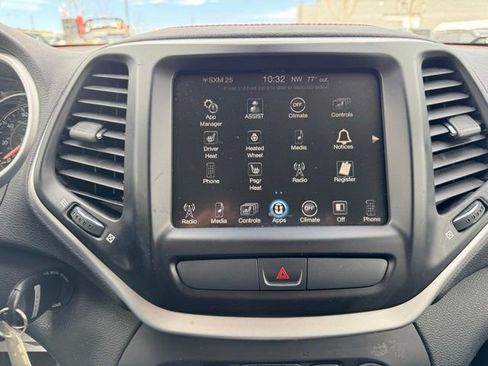 Used 2015 Jeep Cherokee Trailhawk w/ Cold Weather Group AWD/4WD image 23