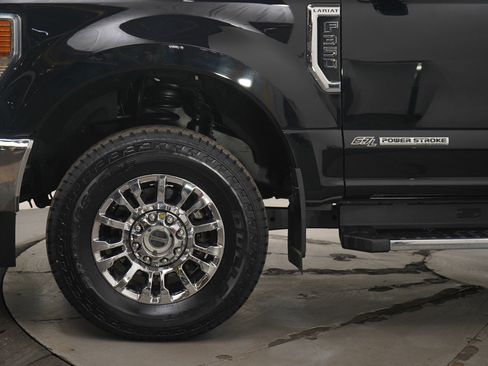 Used 2022 Ford F350 Lariat w/ Chrome Package image 29