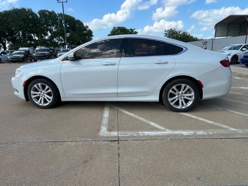 Used 2015 Chrysler 200 Limited image 11