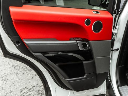 Used 2020 Land Rover Range Rover Sport SVR image 37