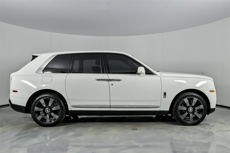 Used 2023 Rolls-Royce Cullinan w/ Leather Finishing Pack AWD/4WD image 13