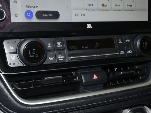 Used 2024 Toyota Grand Highlander Limited image 16