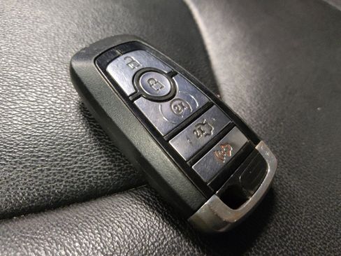 Used 2019 Ford Edge Titanium AWD/4WD image 32