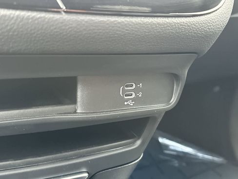 New 2026 Chrysler Pacifica Select image 24