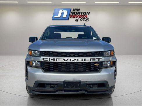 Used 2019 Chevrolet Silverado 1500 Custom w/ Custom Value Package image 2