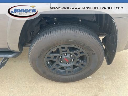 Used 2021 Toyota 4Runner Venture w/ Moonroof Package AWD/4WD image 10