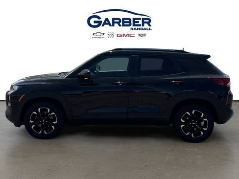 Used 2023 Chevrolet TrailBlazer LT FWD image 2