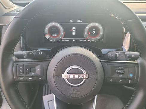 Used 2025 Nissan Pathfinder Platinum AWD/4WD image 13