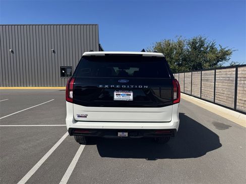 New 2025 Ford Expedition Active image 4