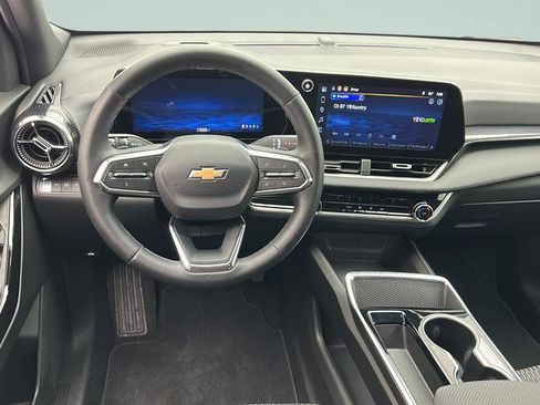 Used 2025 Chevrolet Equinox LT AWD/4WD image 11