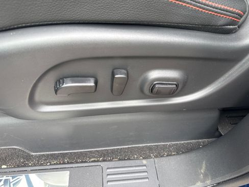 Used 2024 Nissan Titan PRO-4X w/ Pro-4x Convenience Package AWD/4WD image 14