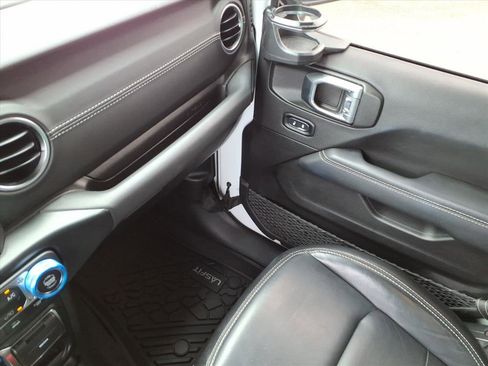 Used 2022 Jeep Wrangler Unlimited Sahara w/ Safety Group image 32