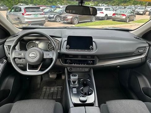 Used 2024 Nissan Rogue SV image 10