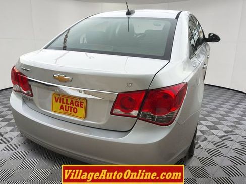 Used 2016 Chevrolet Cruze LT image 12