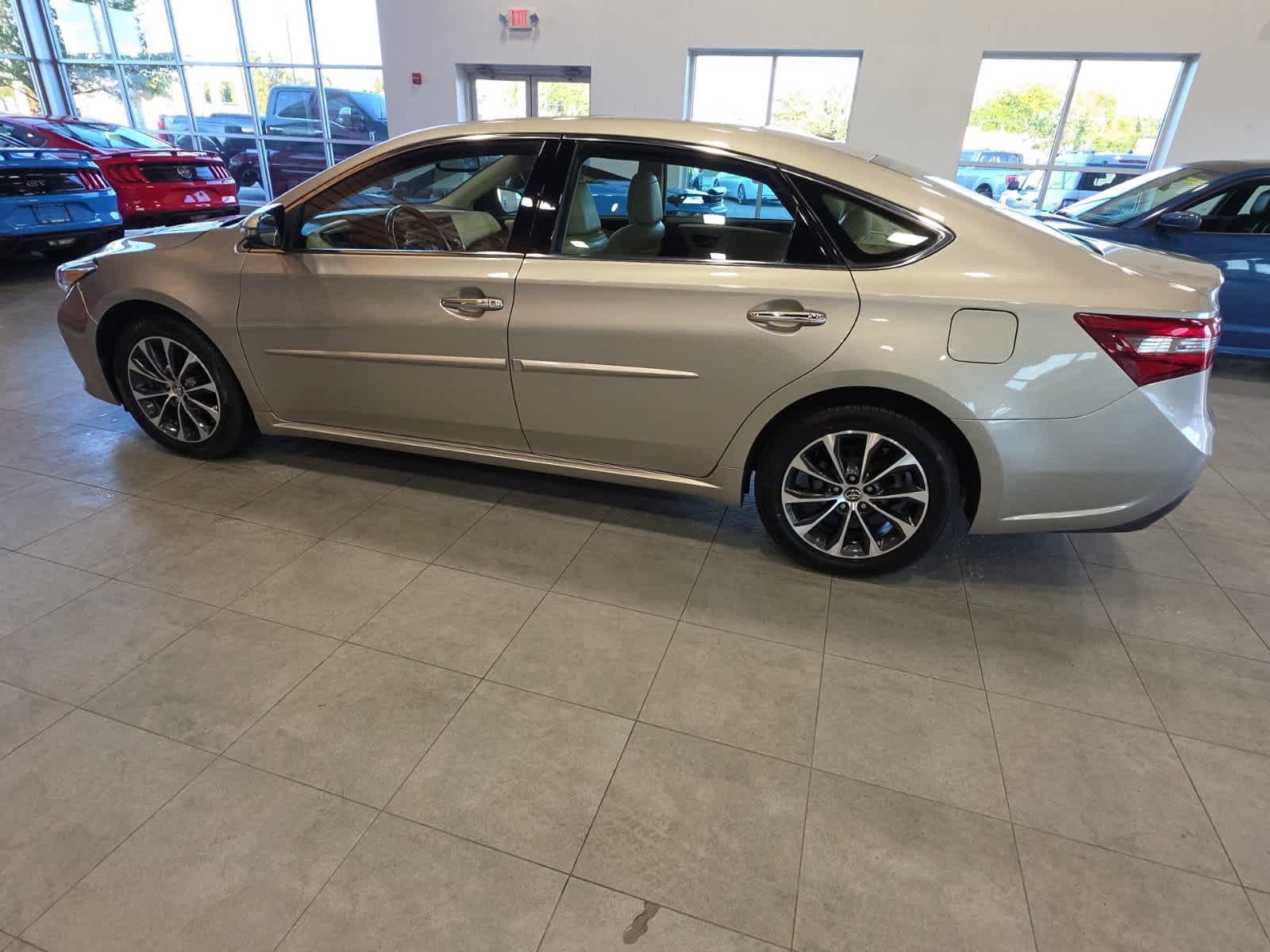 Used 2016 Toyota Avalon XLE Premium FWD image 13