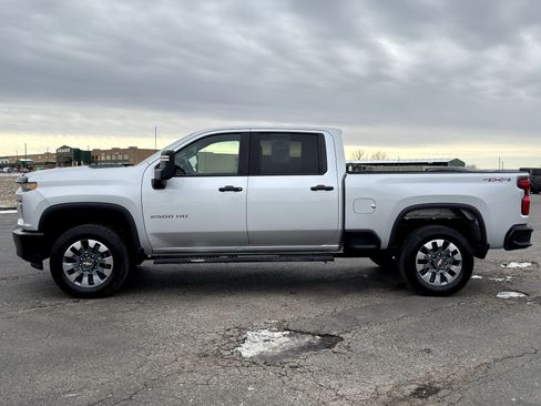 Used 2022 Chevrolet Silverado 2500 Custom w/ Custom Convenience Package image 13