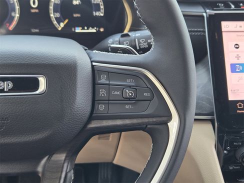 New 2025 Jeep Grand Cherokee L Limited w/ Luxury Tech Group II image 27