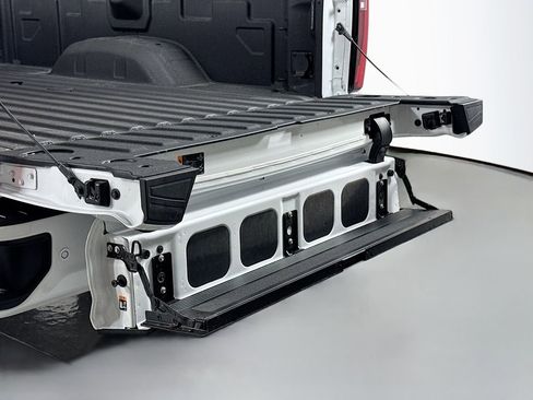 Used 2025 GMC Sierra 3500 Denali w/ Technology Package AWD/4WD image 32