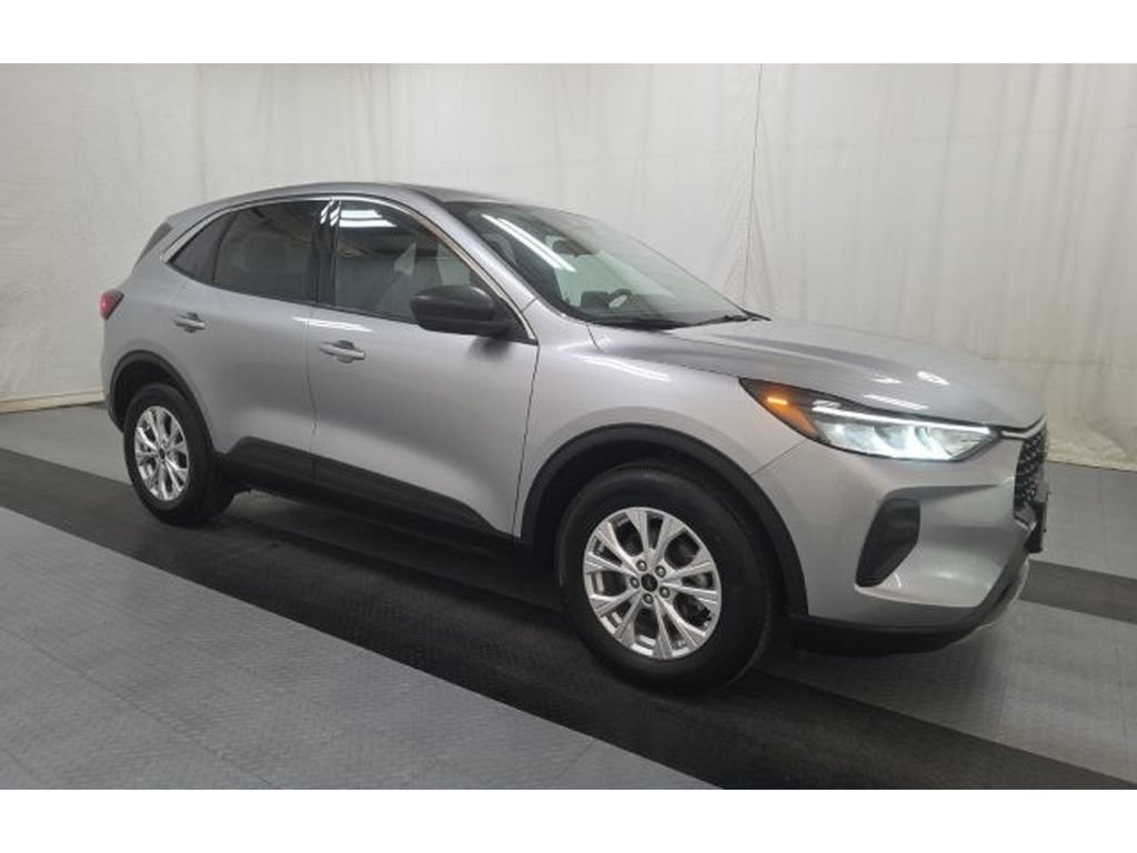 Used 2024 Ford Escape Active AWD/4WD image 2