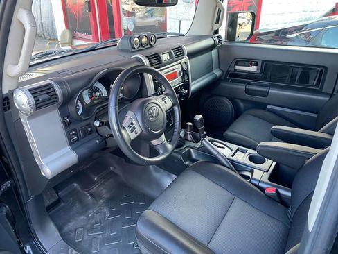 Used 2014 Toyota FJ Cruiser 4WD w/ Upgrade Package image 34