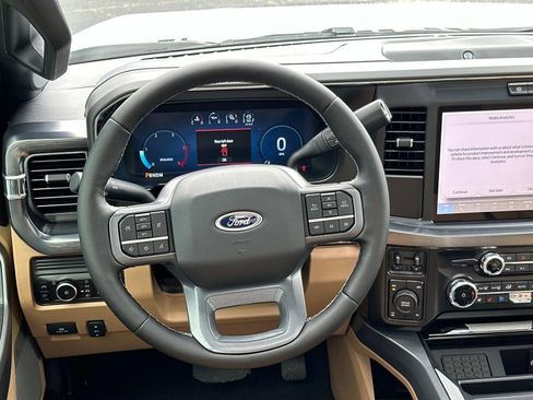 New 2025 Ford F250 Lariat w/ Chrome Package image 55