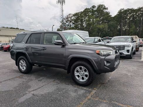 Used 2018 Toyota 4Runner SR5 Premium AWD/4WD image 2