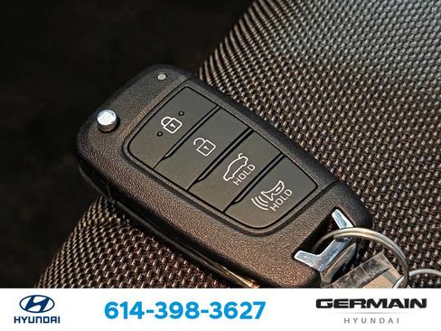 Used 2025 Hyundai Elantra SE FWD image 34