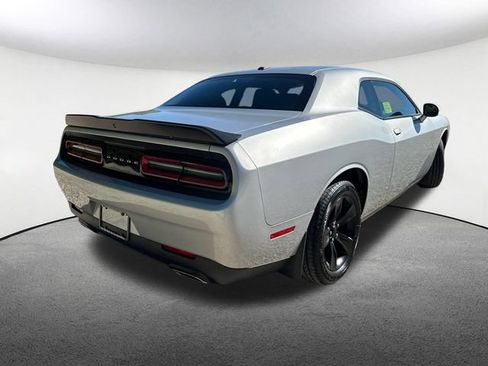 Used 2023 Dodge Challenger SXT RWD image 13