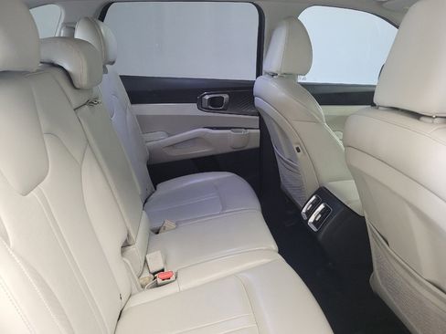 Used 2024 Kia Sorento S w/ Panoramic Sunroof Package FWD image 19