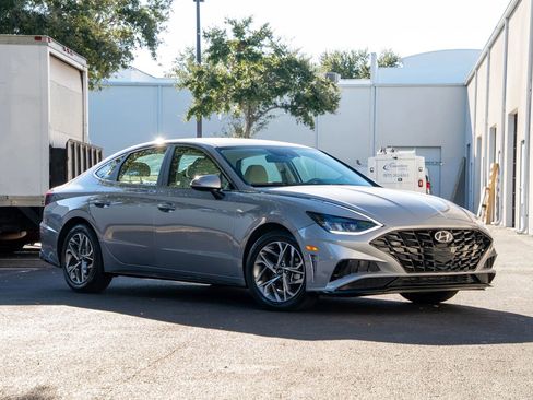 Used 2023 Hyundai Sonata SEL image 2