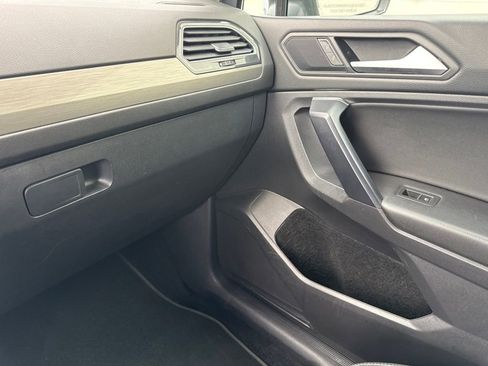 Used 2021 Volkswagen Tiguan SE AWD/4WD image 27